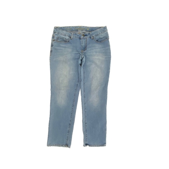 Faded Glory Straight Leg Women's size 14P Light Wash Blue Denim Jeans - Picture 1 of 4
